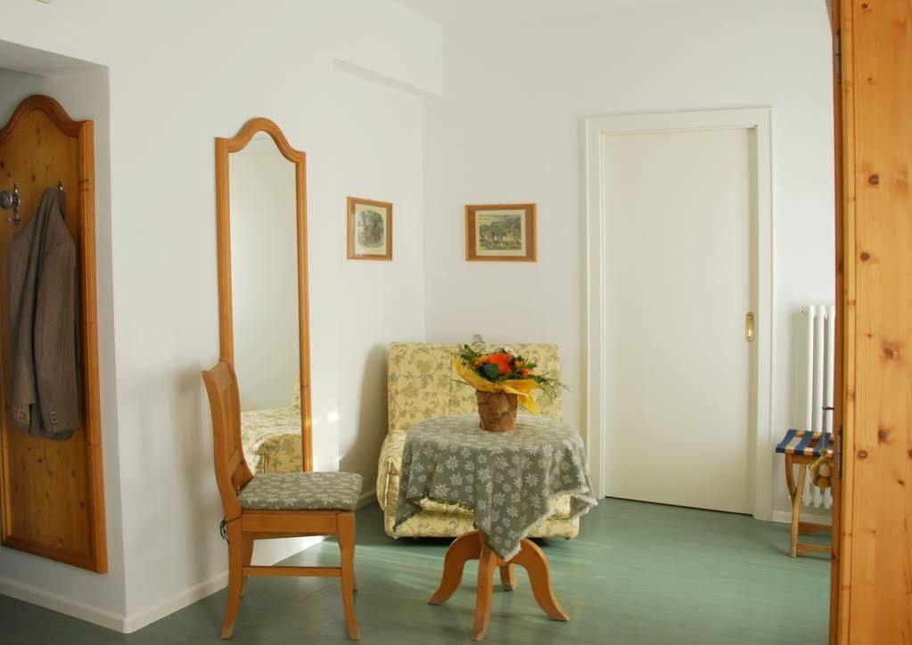 Hotel Oasi Cortina d'Ampezzo Bagian luar foto